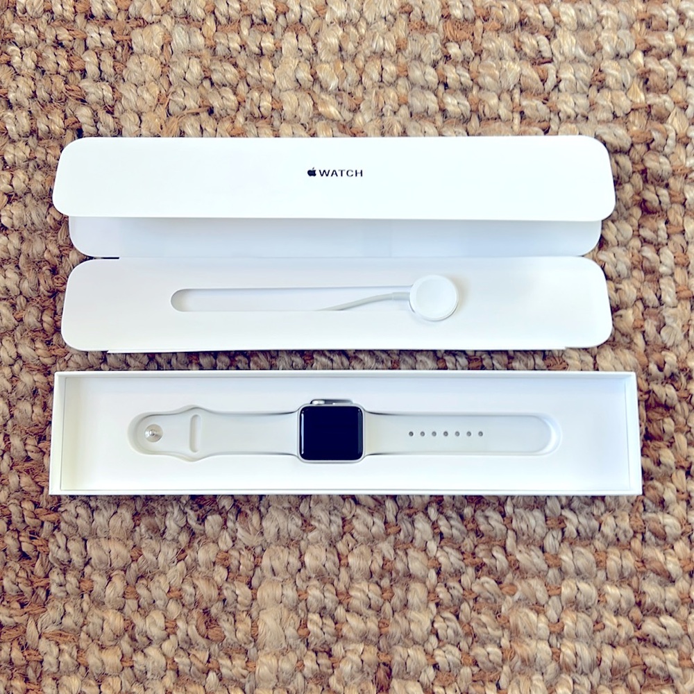 Apple Watch Series 3, 38 mm Silver